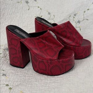 Le Chateau Red Snakeskin Platform Heels Size 8 | Chunky Block Heel Mule Sandals